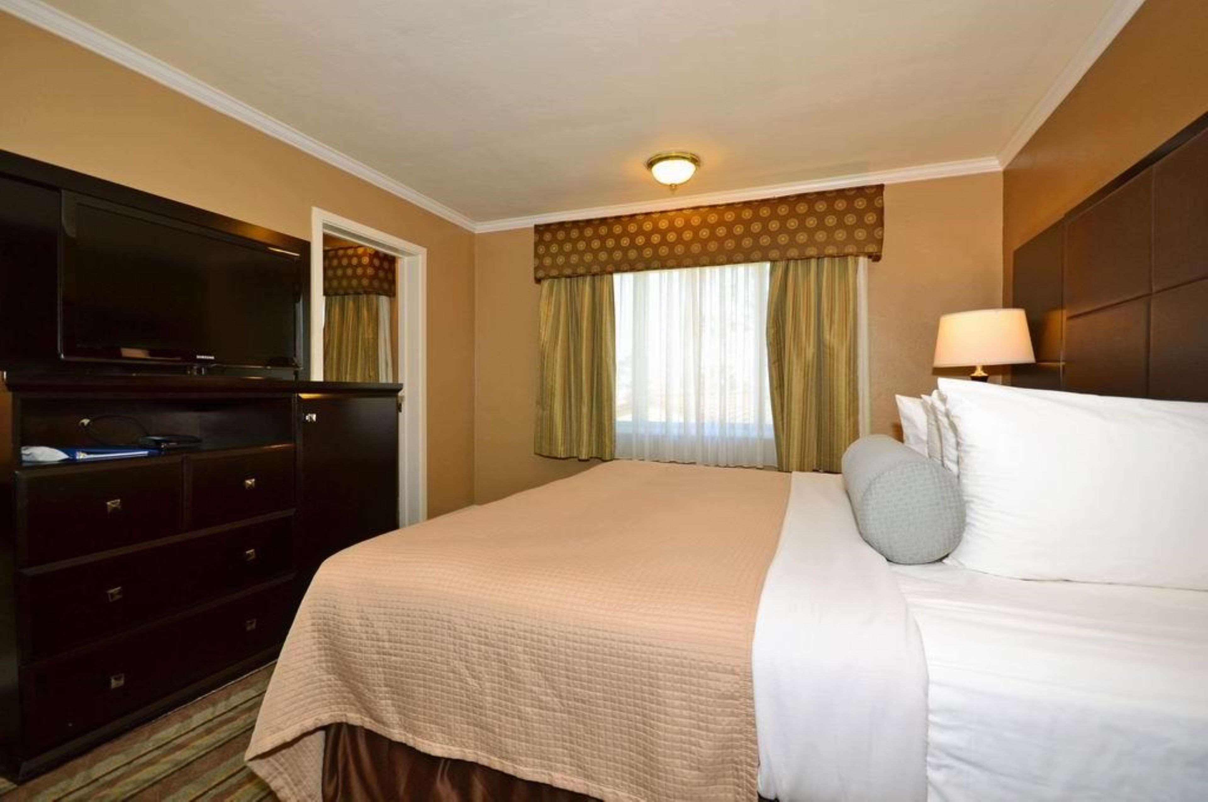 Best Western Carmel'S Town House Lodge Exterior foto