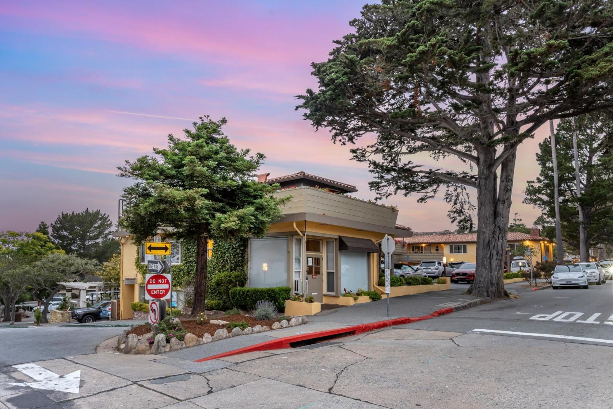 Best Western Carmel'S Town House Lodge Exterior foto