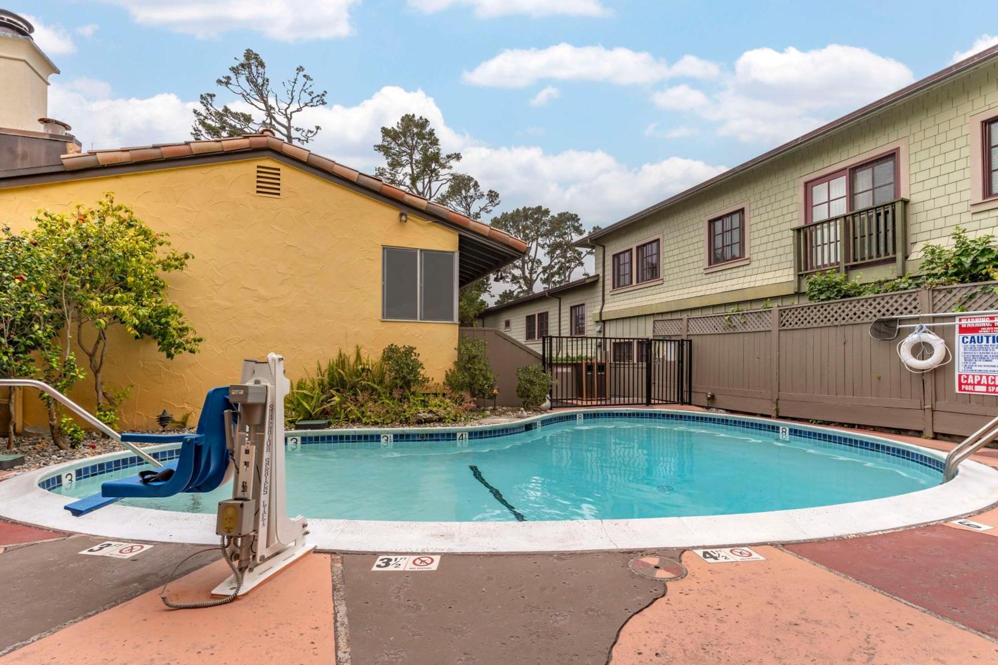 Best Western Carmel'S Town House Lodge Exterior foto